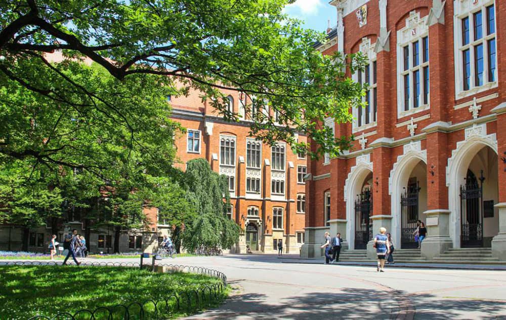 Международные программы и обучение по двойным дипломам