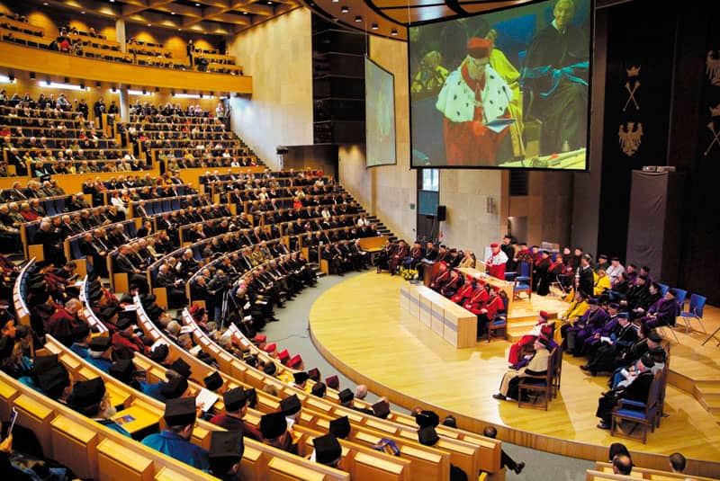 Языковые требования для поступления